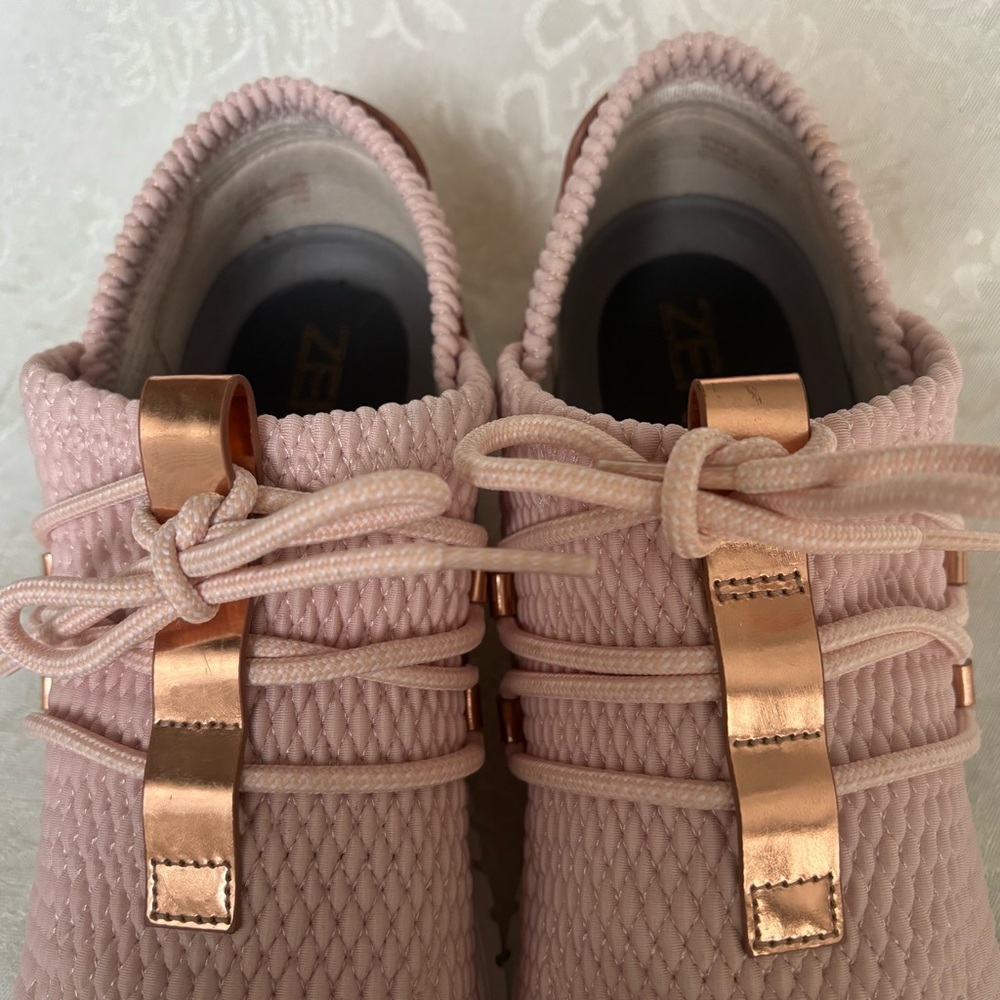Cole Haan Zerogrand Pink Quilted w/Metallic Accents Sneakers, Size 7.5 - Picture 4 of 12